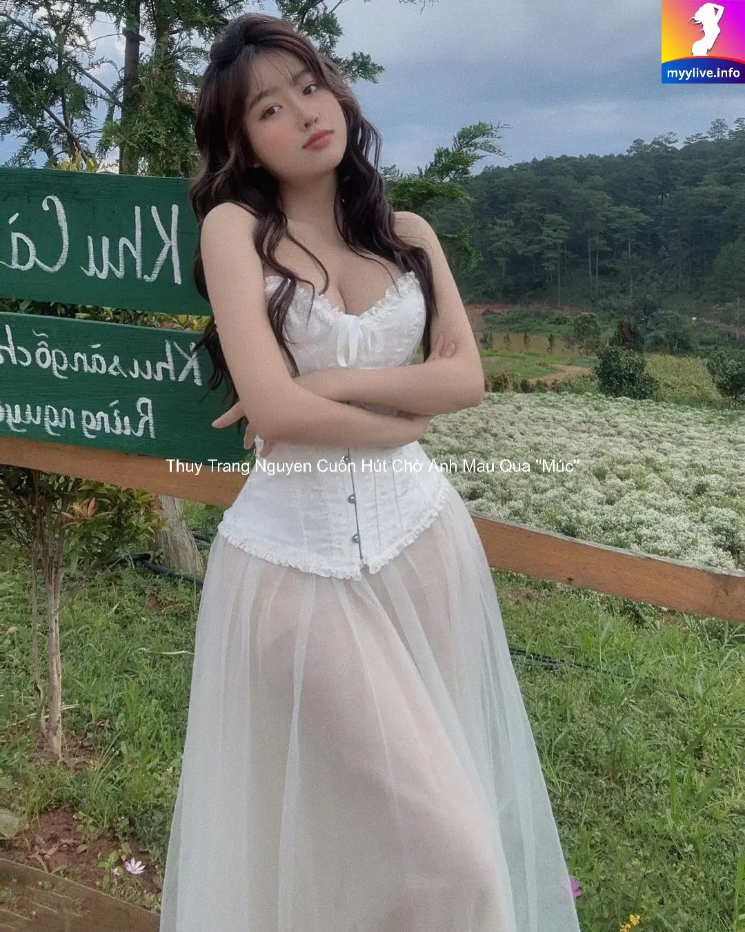 Thuy Trang Nguyen Cuốn Hút Chờ Anh Mau Qua ''Múc'' 1